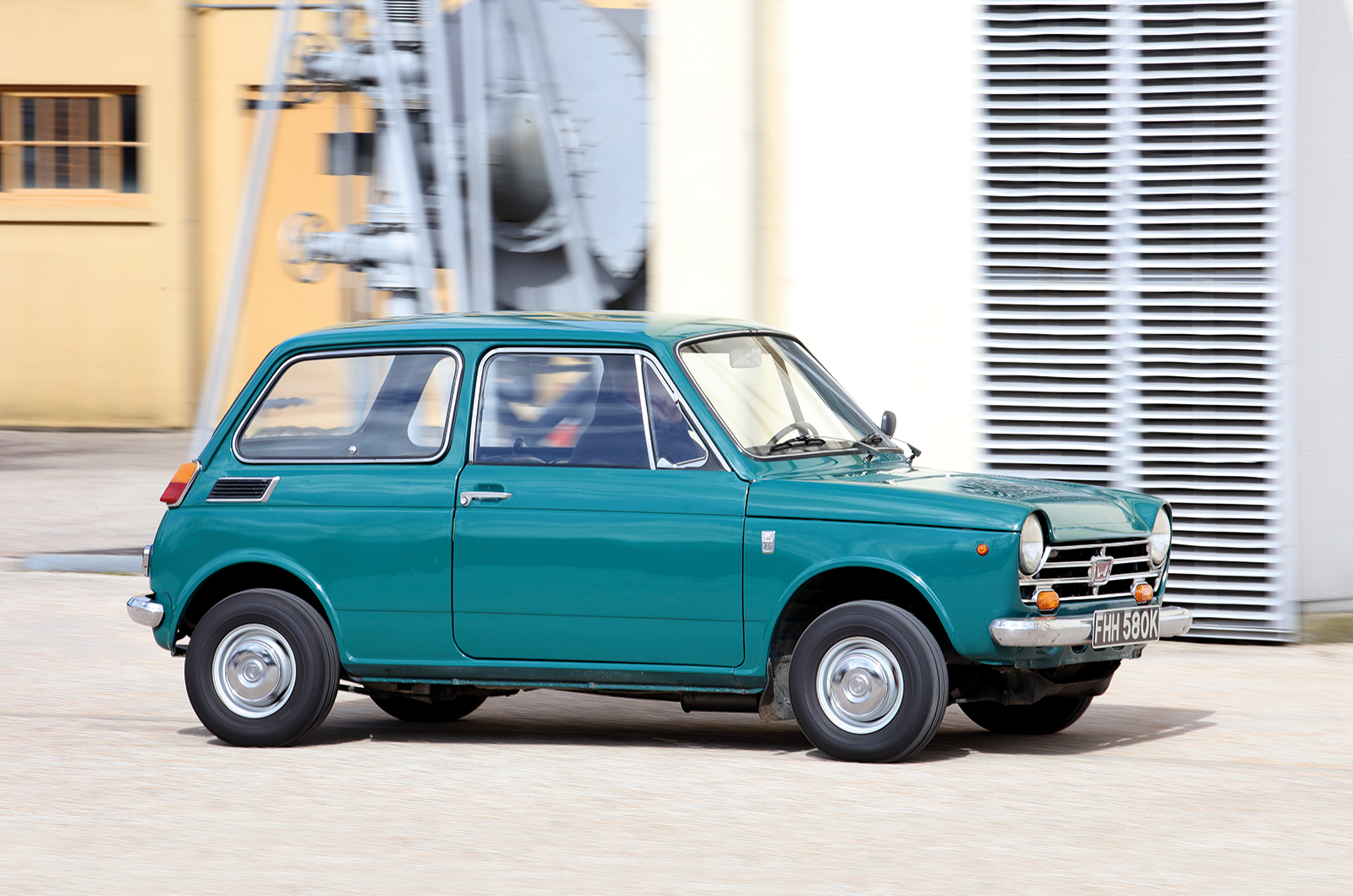 Love is in the air: Honda N360, Citroën Ami 8 and Volkswagen